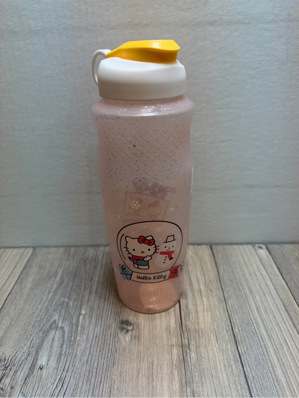 Hello Kitty Christmas ZAK! Everyday Smiles Plastic Water Bottle 30oz, BRAND NEW